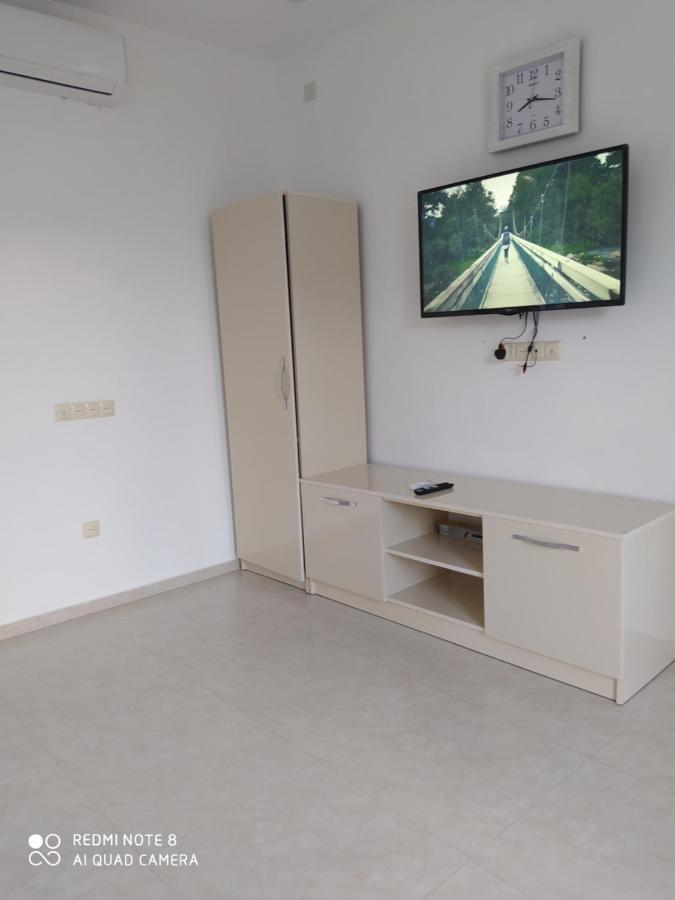 Emzari'S Apartment コブレチ エクステリア 写真